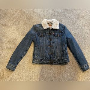 Levi’s women jacket in very good condition